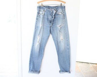 distressed levis