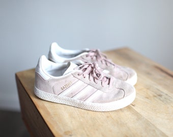 vintage adidas gazelle pink & white leather kids sneakers 13