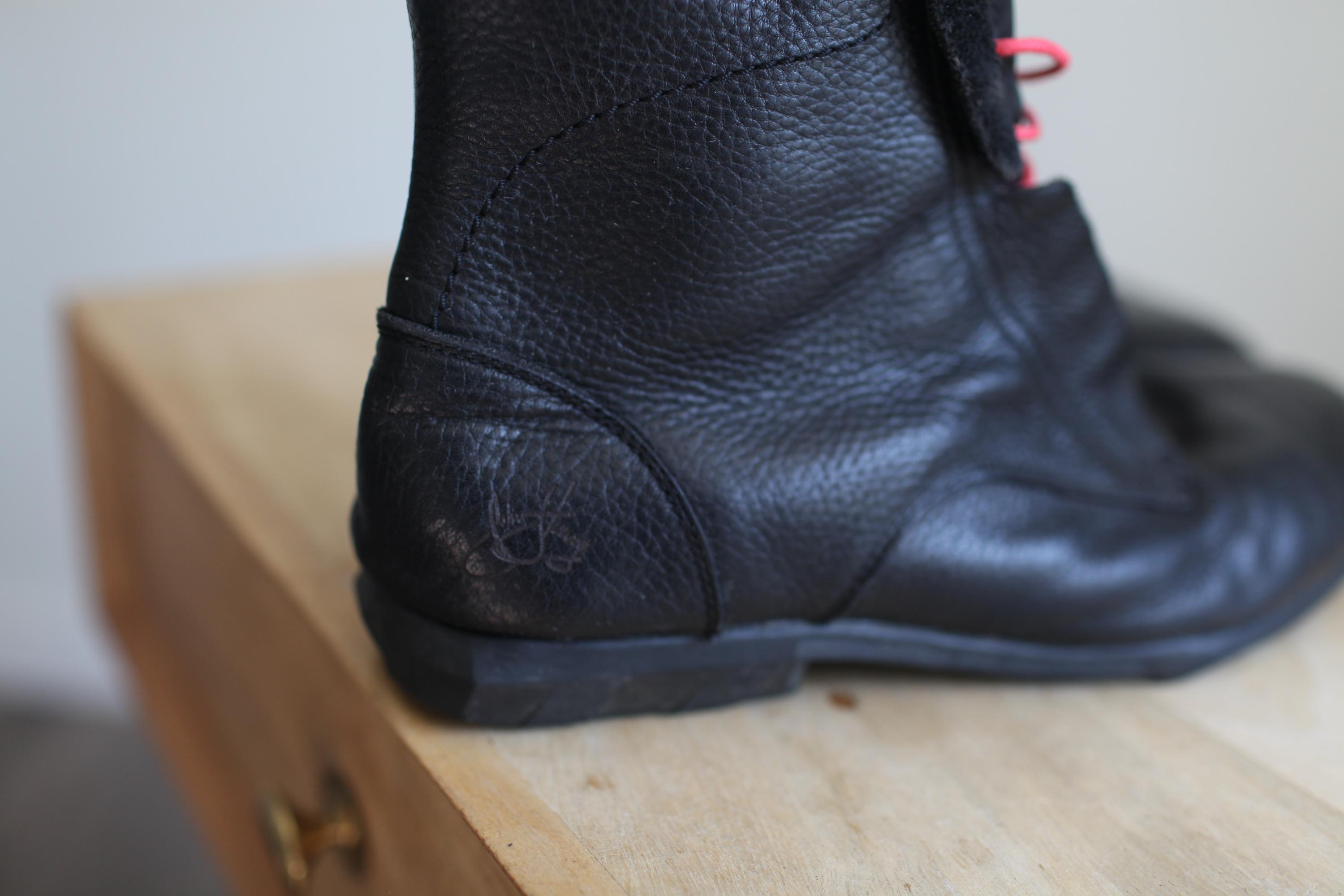 Vintage John Fluevog Black Leather Lace up Ankle Boots Mens  display picture 1