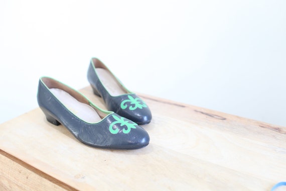 vintage 70s navy blue & green fleur leather slip … - image 6