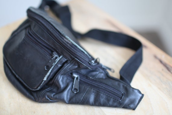 vintage 80s  broken-in black leather  fanny pack - image 3