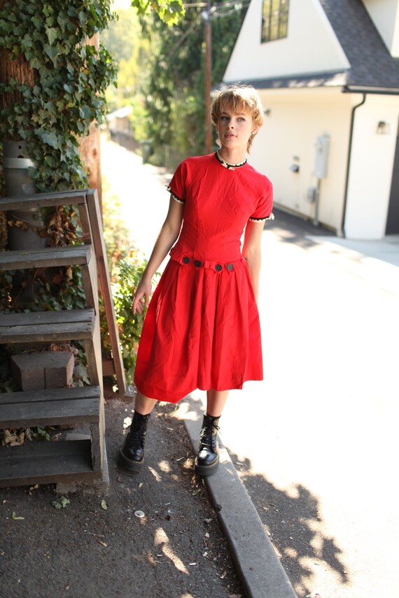 vintage distressed 1940s red black lace trim butto