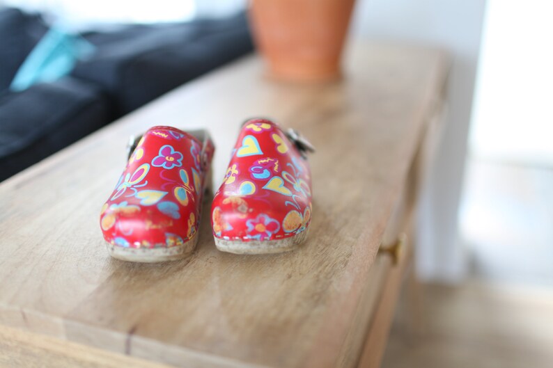 vintage sanita red flower slip on wooden clogs kids 9