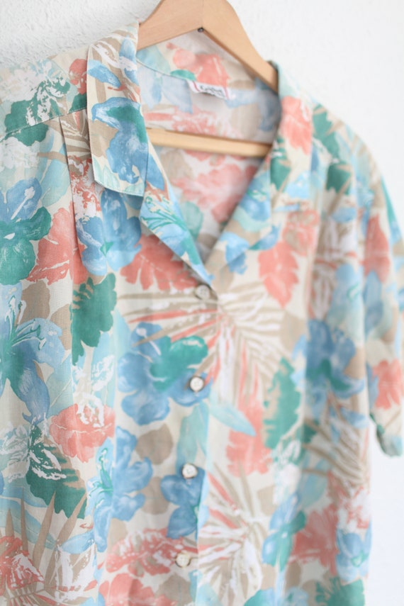 vintage 80s blue  & tan hawaiian leafy boxy  top … - image 3