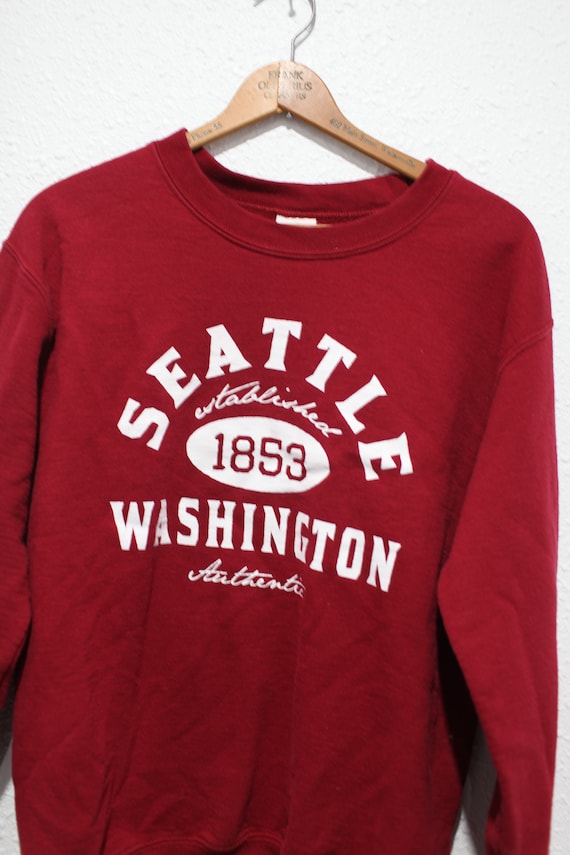 Vintage 00s Seattle Washington Printed Maroon Colour Sweatshirt Crewneck Size Small
