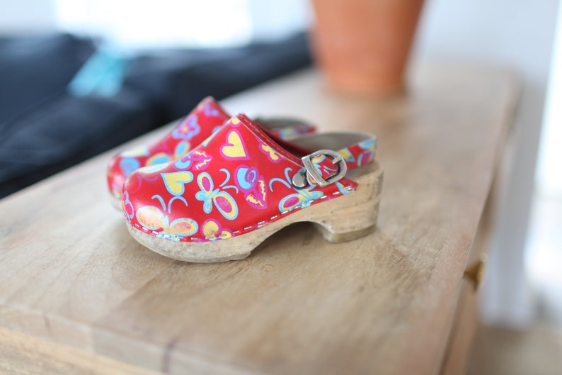vintage sanita red flower slip on wooden clogs kids 9