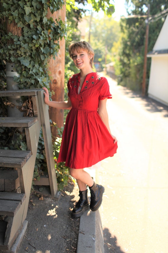 vintage distressed 1940s red black lace trim butto