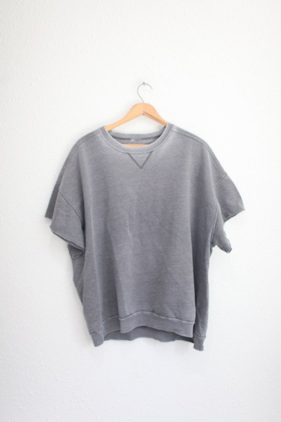 vintage 80s faded gray  short sleeve crewneck  swe