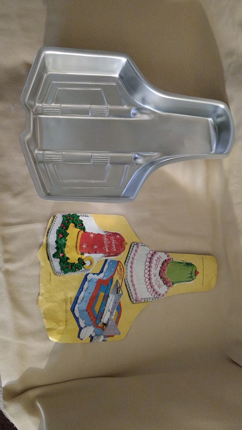 1979 Wilton Spaceship Cake Pan