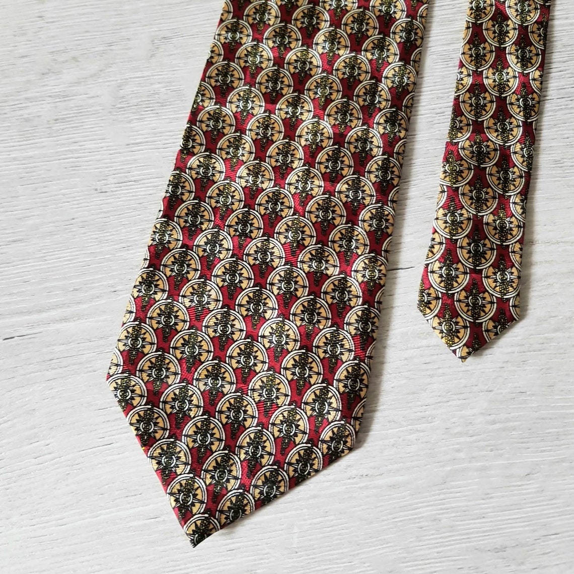 medallion silk tie