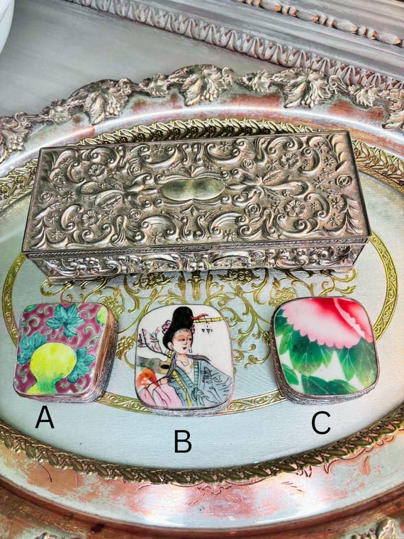 Chinese Export Porcelain & Silver Shard Box