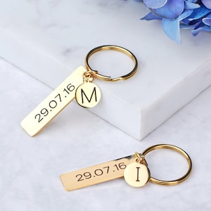 Llavero personalizado con inicial de pareja