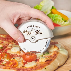 Personalizowany nóż do pizzy dla par ze stali nierdzewnej