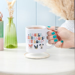 Divertida taza &quot;Me distraigo fácilmente con los perros&quot;: un regalo divertido para los amantes de los perros que no pueden resistirse a ellos.