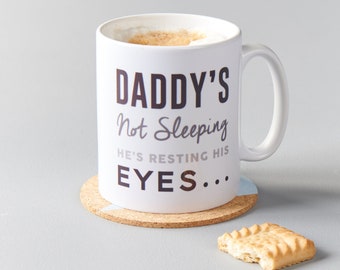 Mug personnalisé en céramique « Resting his Eyes »