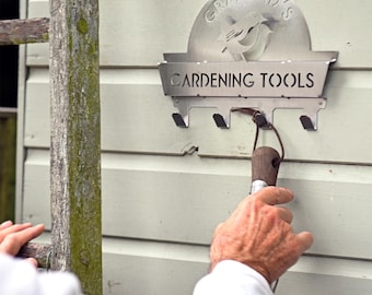 Portaherramientas de jardinería de metal personalizado, soporte para herramientas de jardín personalizado con ganchos, organizador de cobertizo de acero inoxidable, idea de regalo para el jardín.