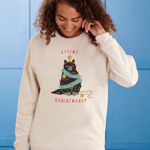 Women’s &#39;Feline Christmassy&#39; Cat Christmas Jumper, Funny Cat Lover’s Xmas Sweater, Cosy Festive Jumper for Cat Lovers, Cat-Themed Gift
