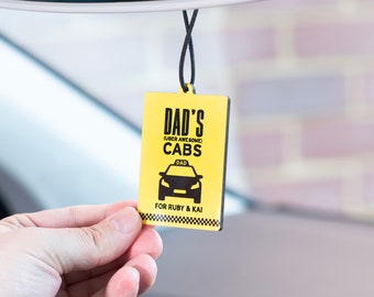 Decoración personalizada del coche colgante 'Tabs de papá' - Regalo personalizado del taxista, ornamento humorístico del coche