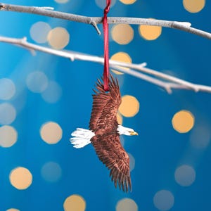 Décoration d'arbre de Noël de pygargue à tête blanche, ornement de contreplaqué de bouleau, cadeau pour amoureux des animaux, aquarelle festive, souvenir de Noël traditionnel