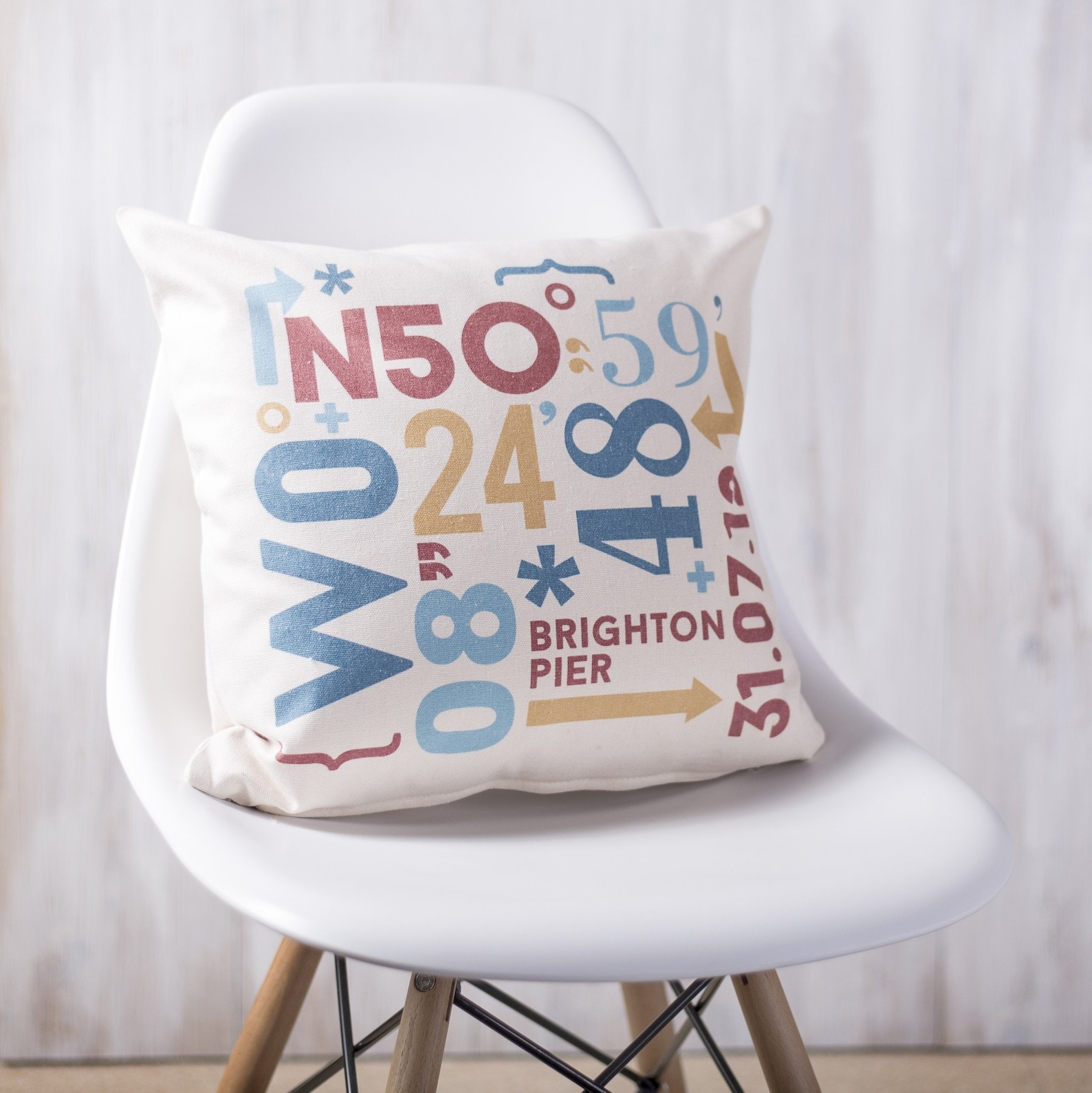 remember your road trip forever with a personalised throw pillow of your most loved destination 