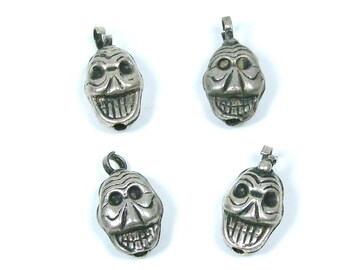 Metal Skull Skeleton Heads Pendants, Beads 26mm  Set of 4