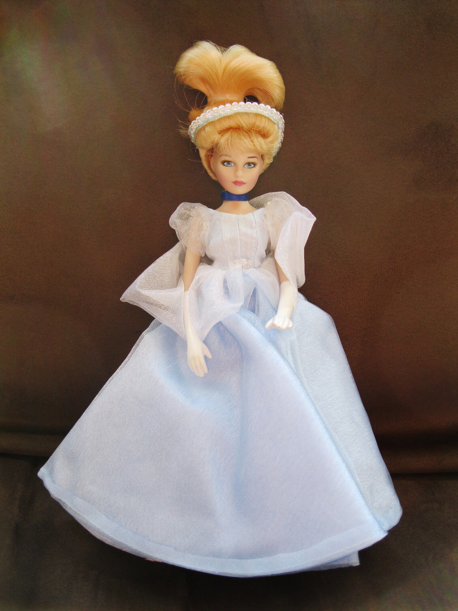 Disney 1998 Cinderella Porcelain Doll by Knickerbocker Limited Edition