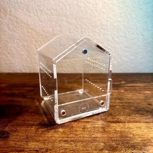 Spider enclosures with magnetic door 3x3x4