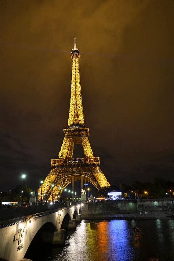 Torre Eiffel Illuminata Di Notte Parigi Fotografia Arte Di Etsy