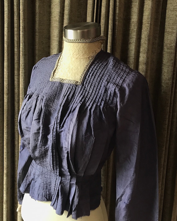 Edwardian Purple Silk Blouse with Lace Collar and