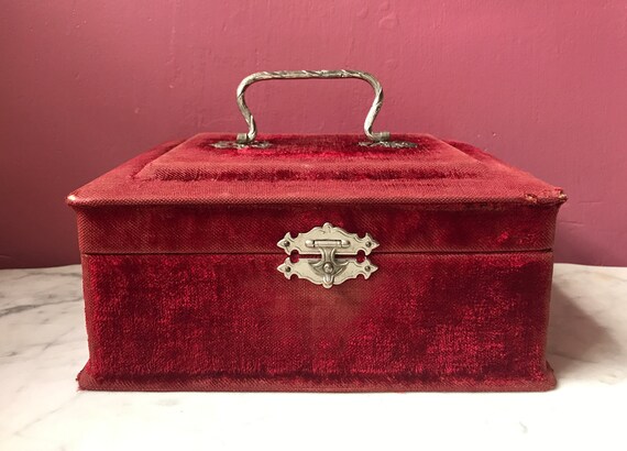Victorian Red Velvet Jewelry Box