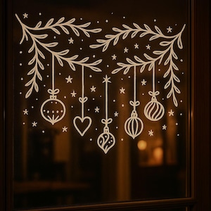 Może przedstawiać: Biały rysunek linii ozdób świątecznych na ciemnym tle. Projekt zawiera wiszące bombki, serce i gwiazdy, tworząc świąteczny motyw wakacyjny. Gałęzie znajdują się w górnej części obrazu.