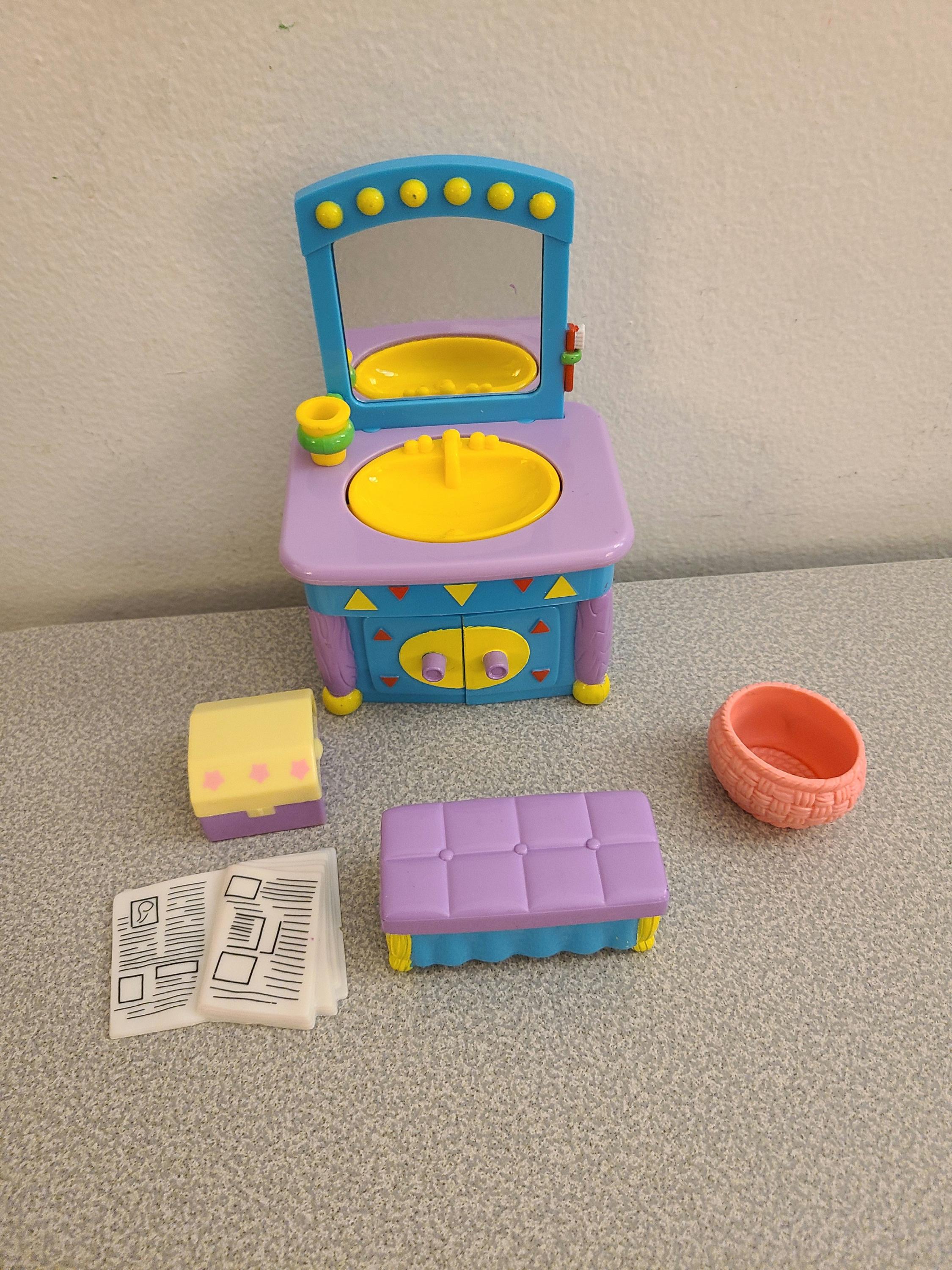 Dora Explorer Talking House Furniture Transforming Sink Vanity, Basket