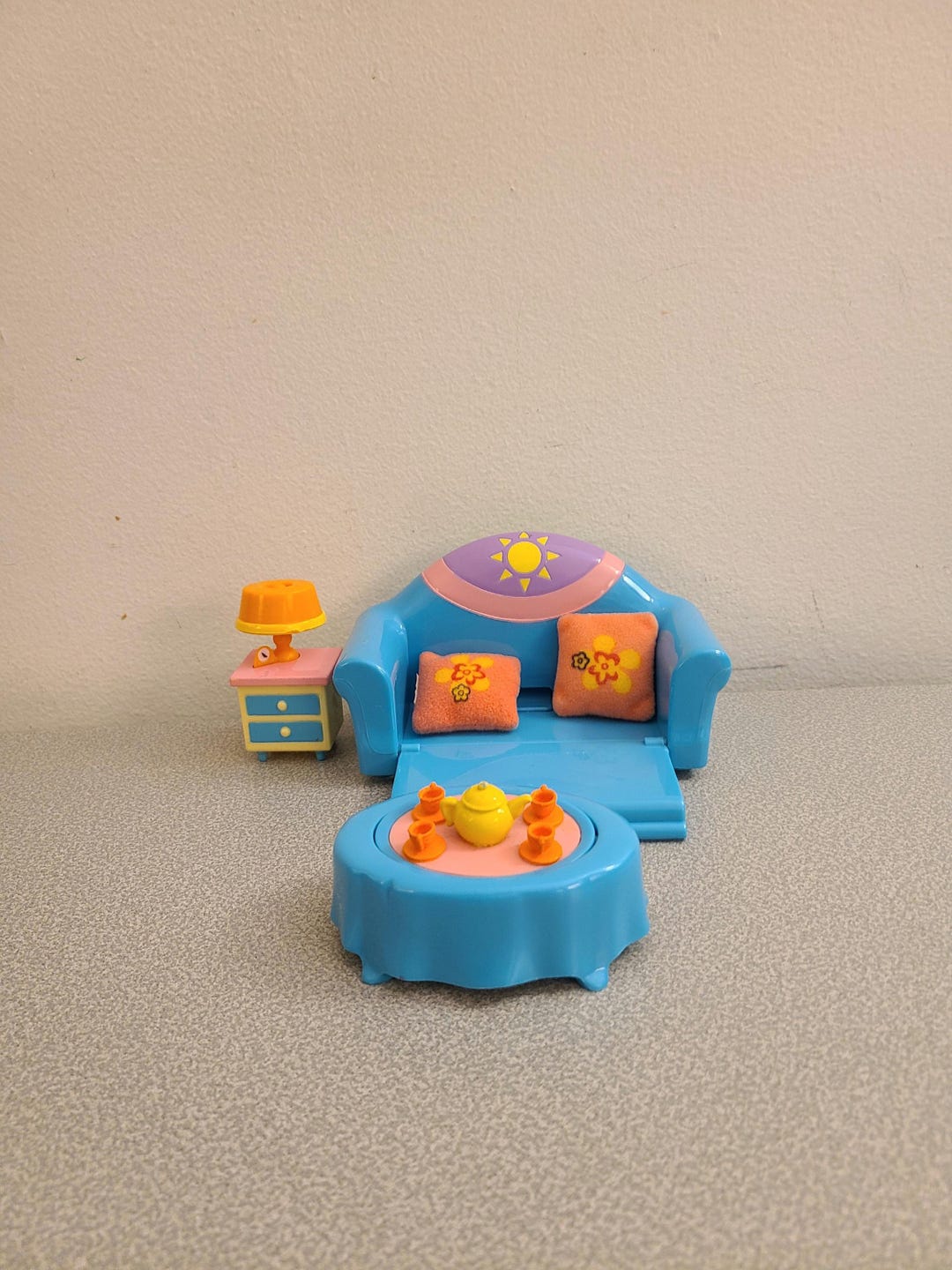 Dora Explorer Talking House Furniture: Transforming Sofa, Lamp, Table ...