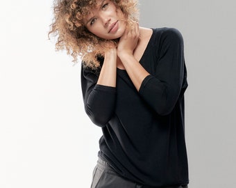 Chemisier arrière à bouton noir / Chemisier futuriste pour femmes / Arya Urban Top / Top avec boutons / Casual Black Top by AryaSense / TBKP21BLK