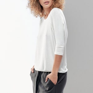 Weiße Button Back Bluse / Futuristische Damen Bluse / Arya Urban Top / Top mit Knöpfen / Casual White Top von AryaSense / TBKP21WH Bild 5