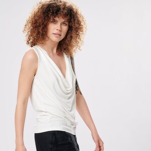 Open Back Loose Tank Top In Creamy White / TBNO21WHT