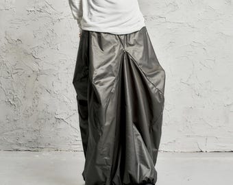 THUBAN Reversible Bubble Skirt, Asymmetrical Black and Dark Green Double-Sided Design