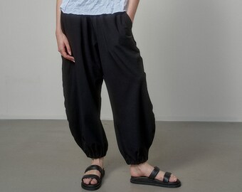 Black Cotton Pants with Elastic Waist and Cuffs AryaSense / PTBL24BK