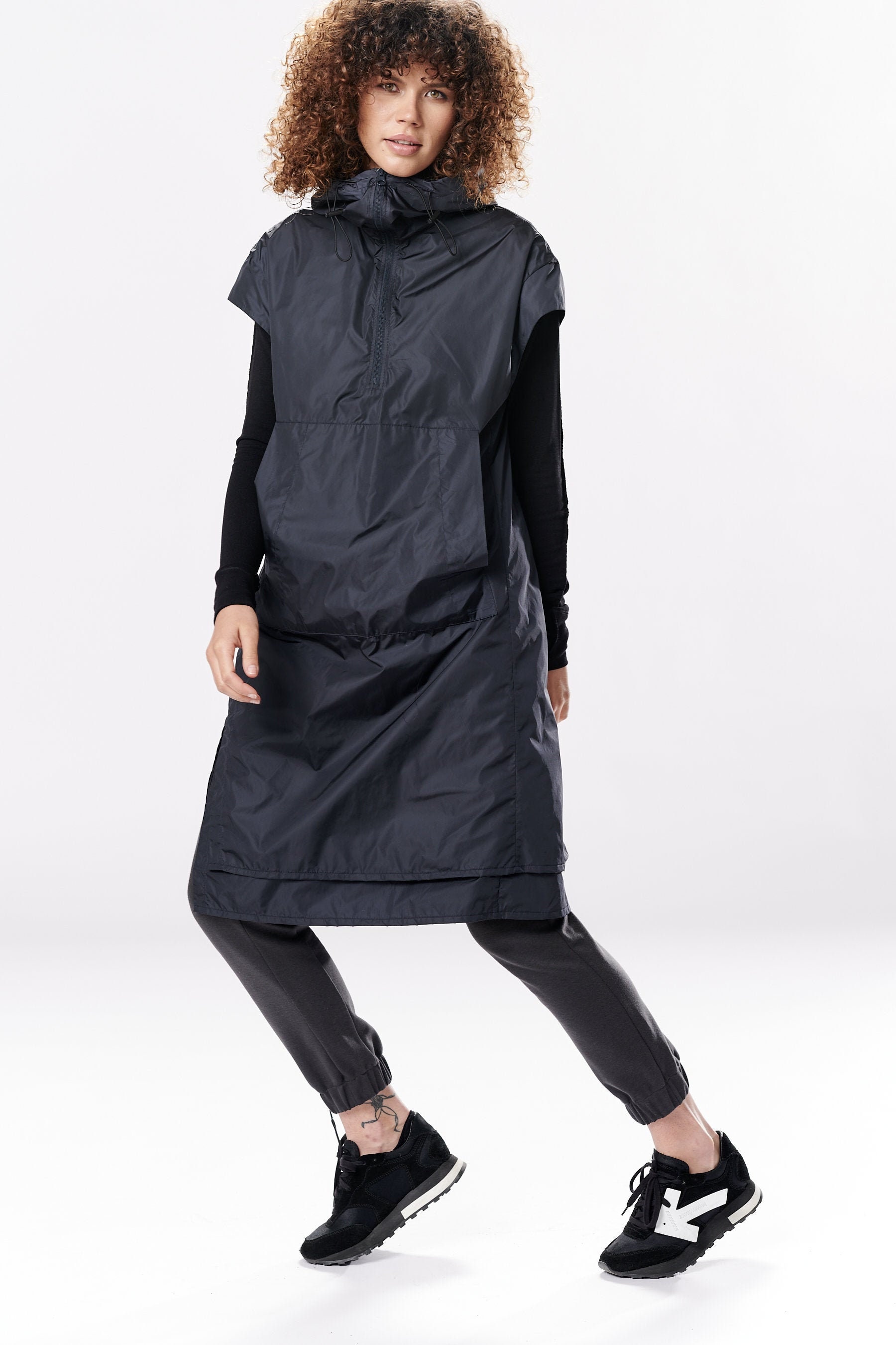 Short Sleeved Anorak / Light Hooded 