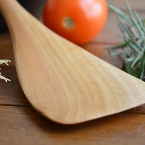Handmade Eucalyptus Wood Spatula: Sharp Edge Kitchen Utensil
