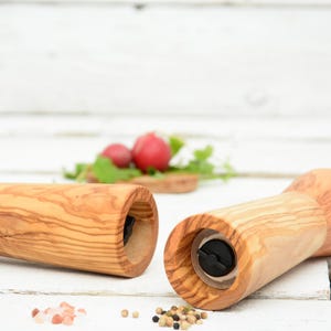 Olijfhouten zout- en pepermolenset: rustiek keukendecor