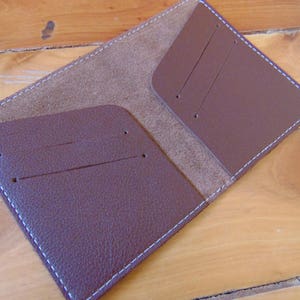 Cartera de cuero, billetera de viaje marrón con múltiples tarjetas, billetera delgada de cuero con bolsillo frontal y tarjetero, billetera de cuero de vaca para hombres