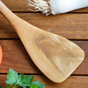 Handmade Eucalyptus Wood Spatula: Sharp Edge Kitchen Utensil