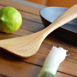 Handmade Eucalyptus Wood Spatula: Sharp Edge Kitchen Utensil