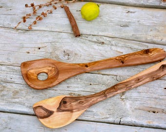 Zestaw ręcznie wykonanych przyborów kuchennych z drewna oliwnego: tunezyjskie łyżki kuchenne, wykończenie naturalne (2 sztuki)