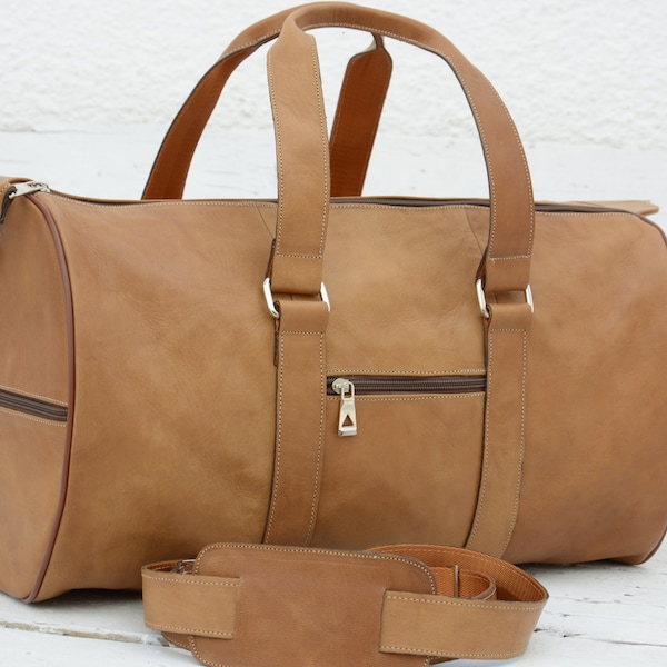 Light Brown Leather Duffel Bag: Personalized Travel, Gym, Overnight Use