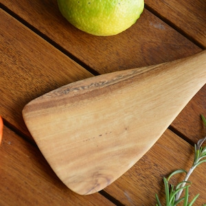Handmade Eucalyptus Wood Spatula: Sharp Edge Kitchen Utensil
