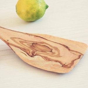 Wide Olive Wood Spatula: Kitchen Stirring & Turning Utensil