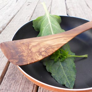 8 Inch Olive Wood Spatula: Kitchen Cooking Utensil