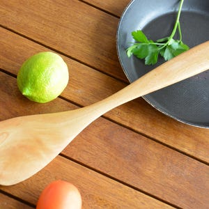 Handmade Eucalyptus Wood Spatula: Sharp Edge Kitchen Utensil